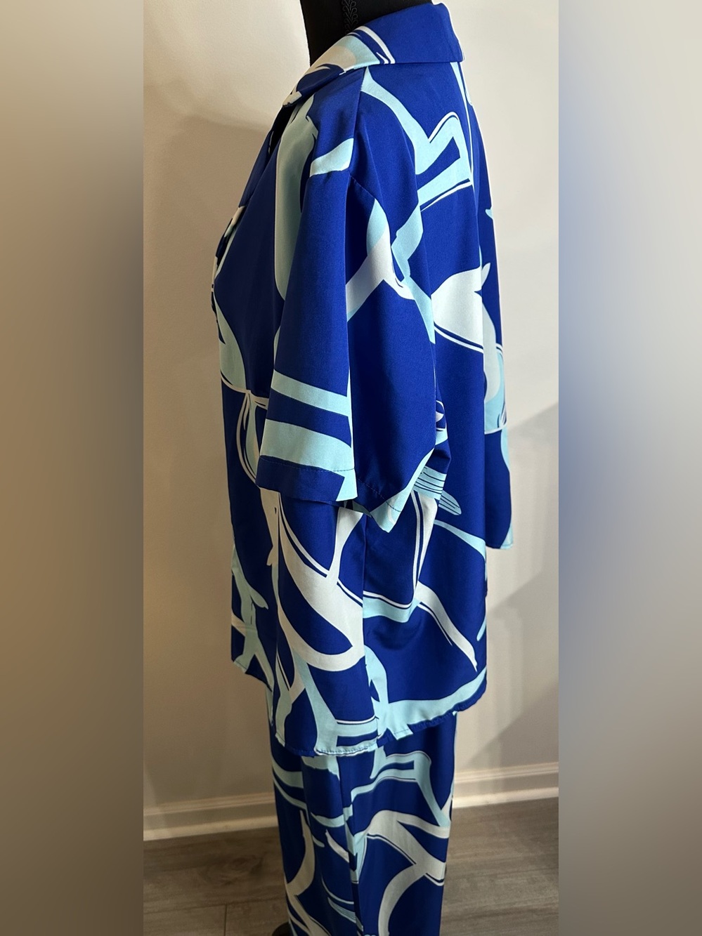 SHEIN Blue & White Abstract Print Two-Piece Wide Leg Pantsuit - Size 1X - Picture 11 of 15